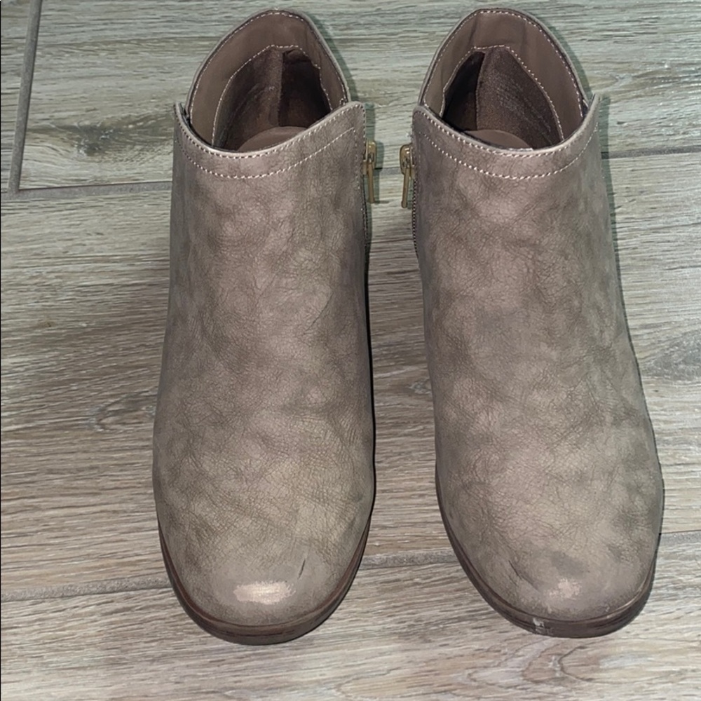 girl MIA low cut boots